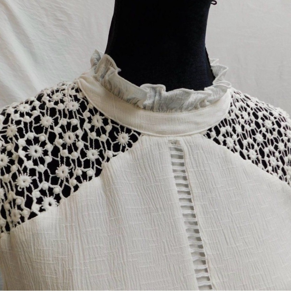 Elegant White Maxi Dress - Picture 4 of 6